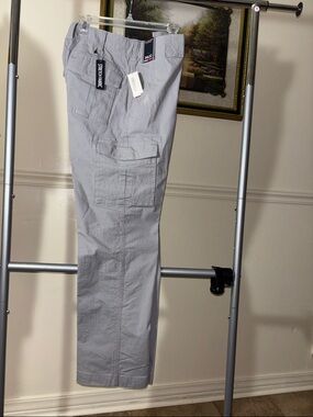 Roundtree & Yorke Light Gray Men's Cargo Pants